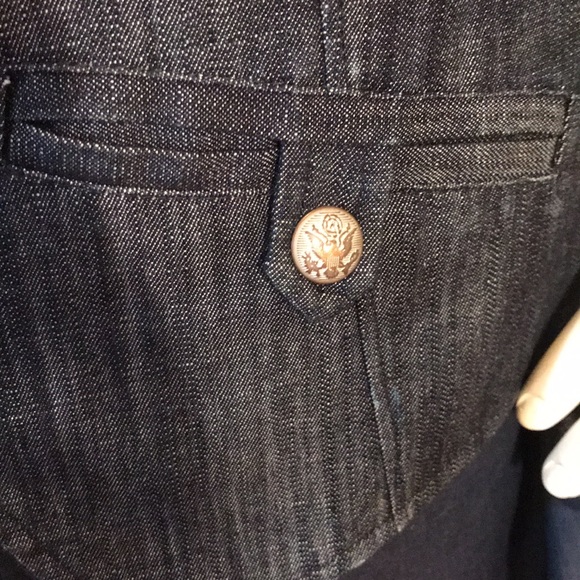 Escapism Casual Vest - Picture 6 of 17